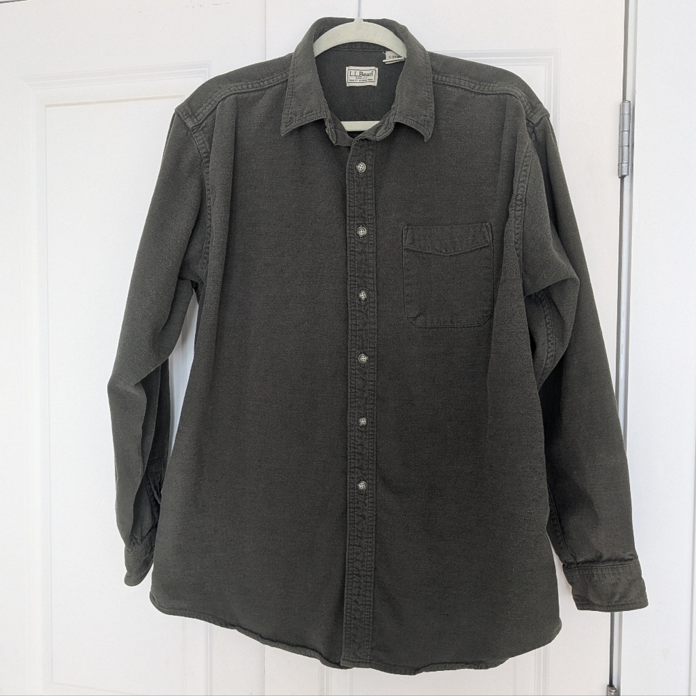 Men's L.L. Bean Long Sleeve Button Down Green Shirt